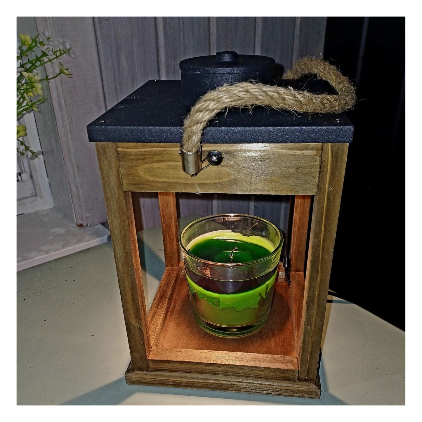 Lanterne en bois brun - Lumière chauffante sans flamme