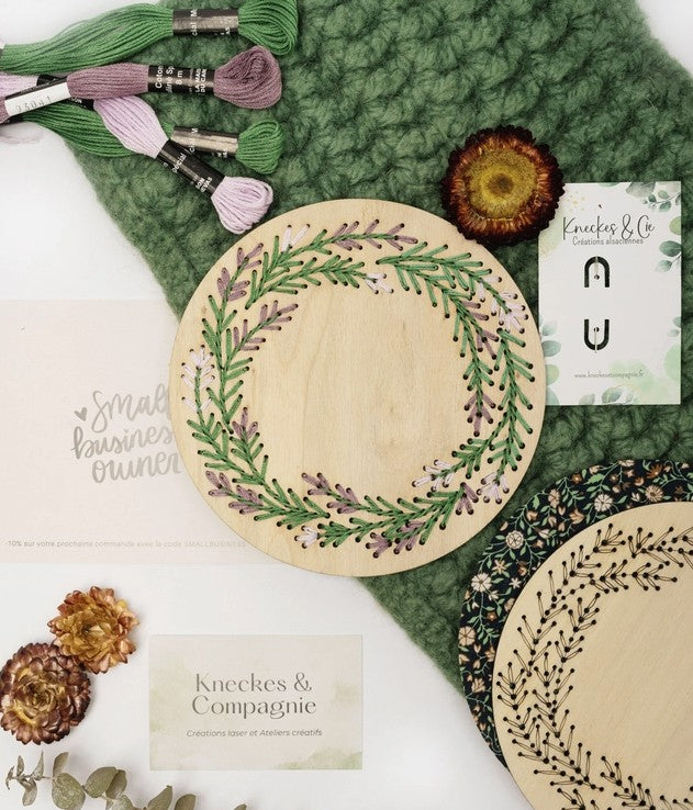 Kit de Broderie sur bois – couronne de lavande