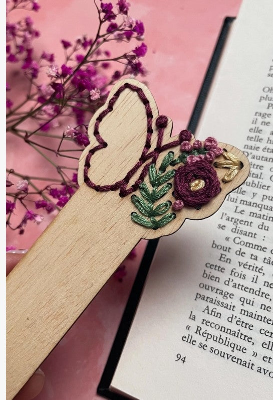 Kit de Broderie sur bois – Marque page papillon