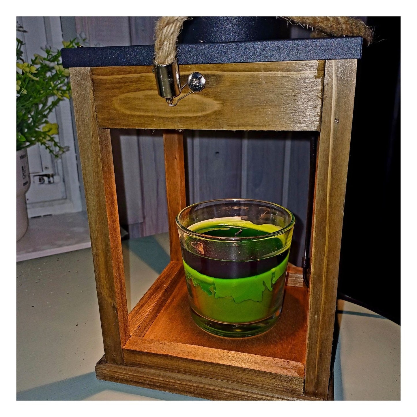 Lanterne en bois brun - Lumière chauffante sans flamme