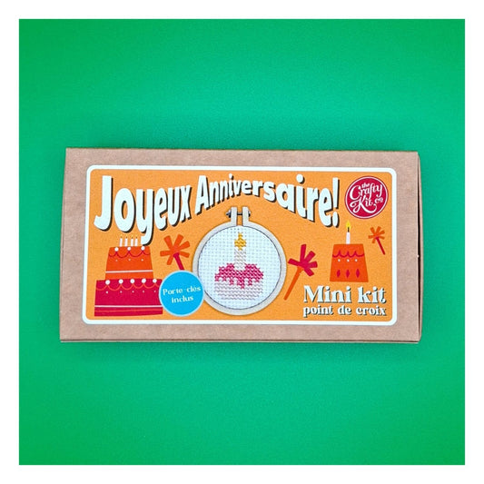 Mini kit point de croix – Joyeux anniversaire ! (porte-clés inclus) 🎂