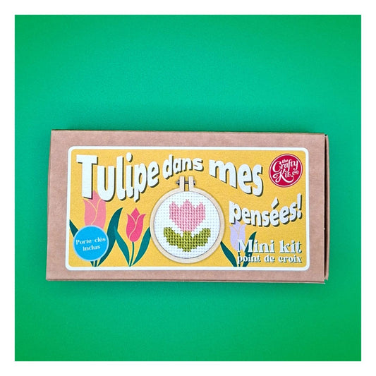 Mini kit point de croix – Tulipe dans mes pensées (porte-clés inclus) 🌷