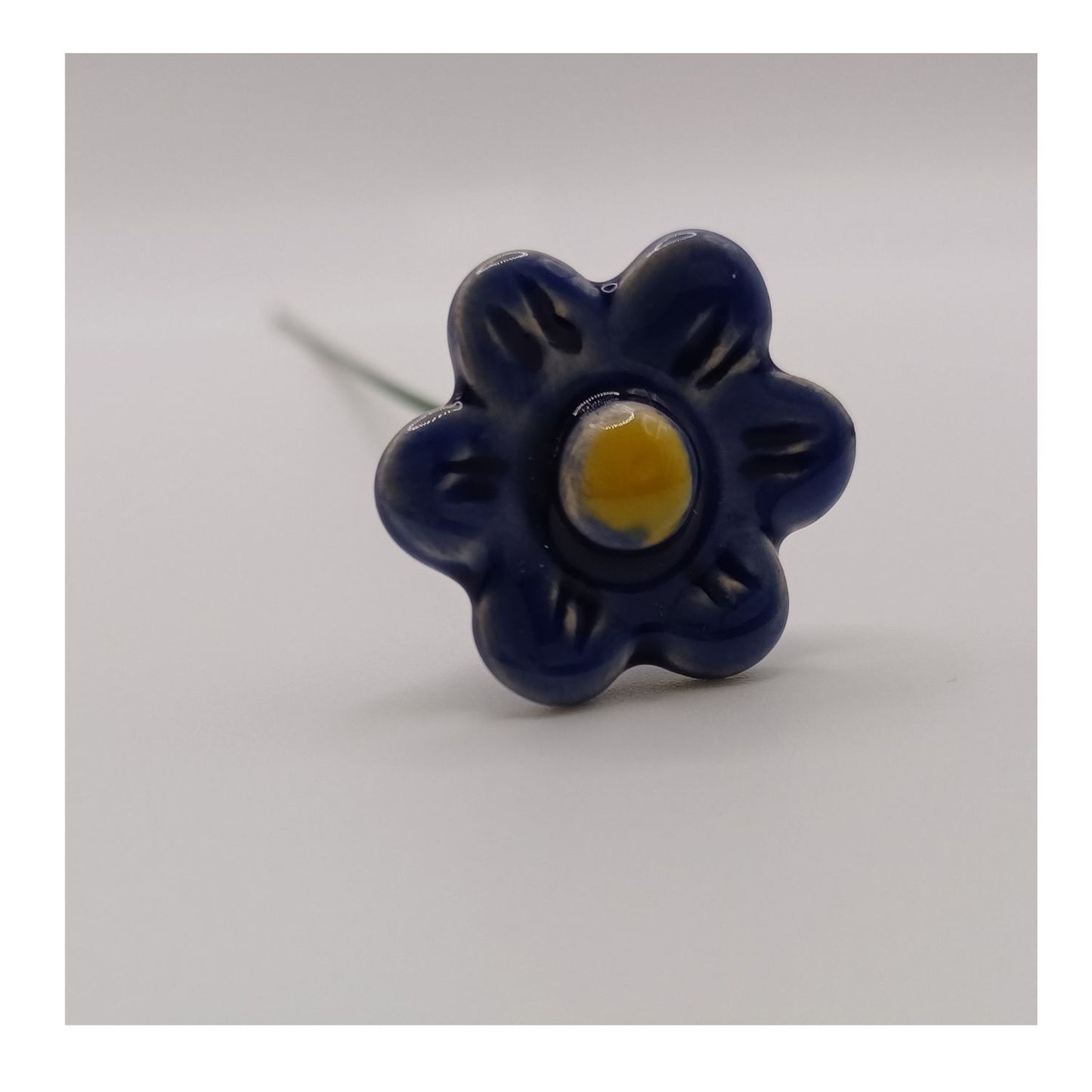 Fleur en céramique -fleur de fraisier