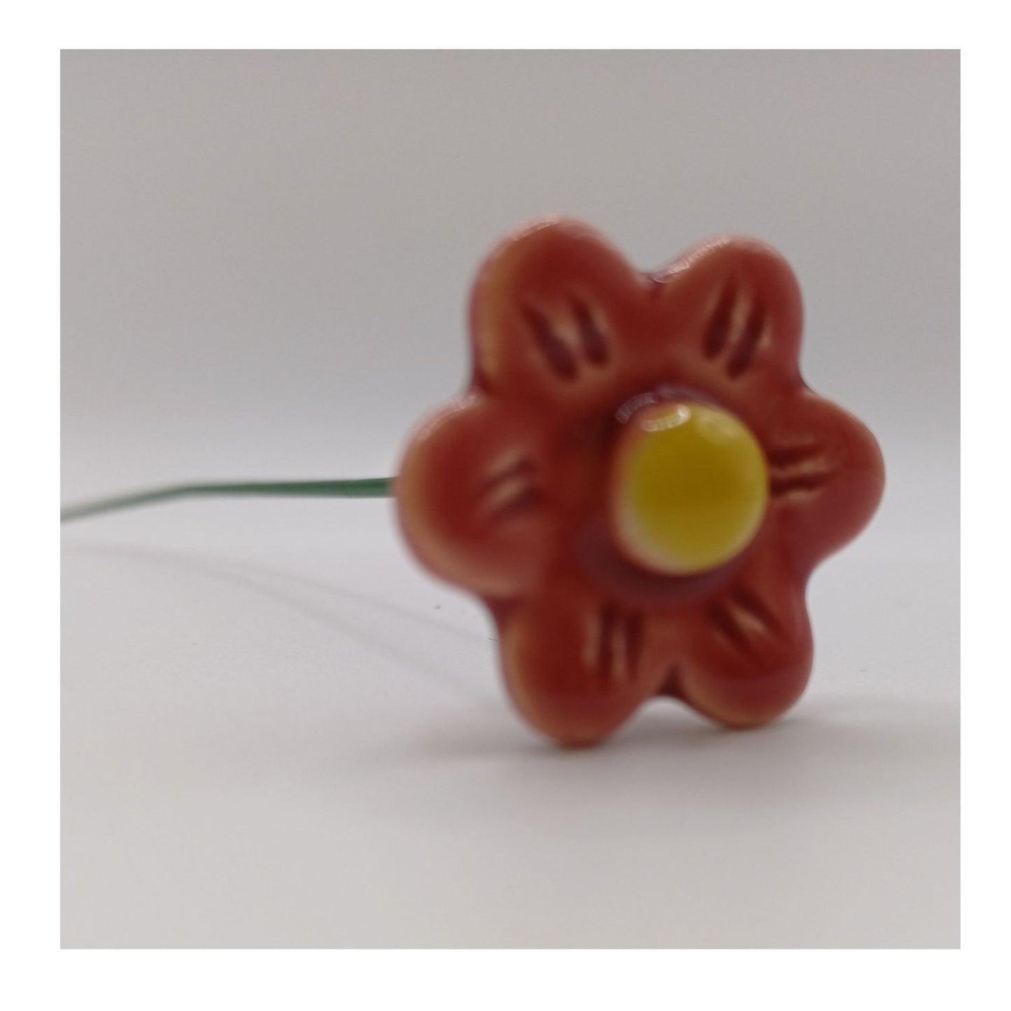 Fleur en céramique -fleur de fraisier