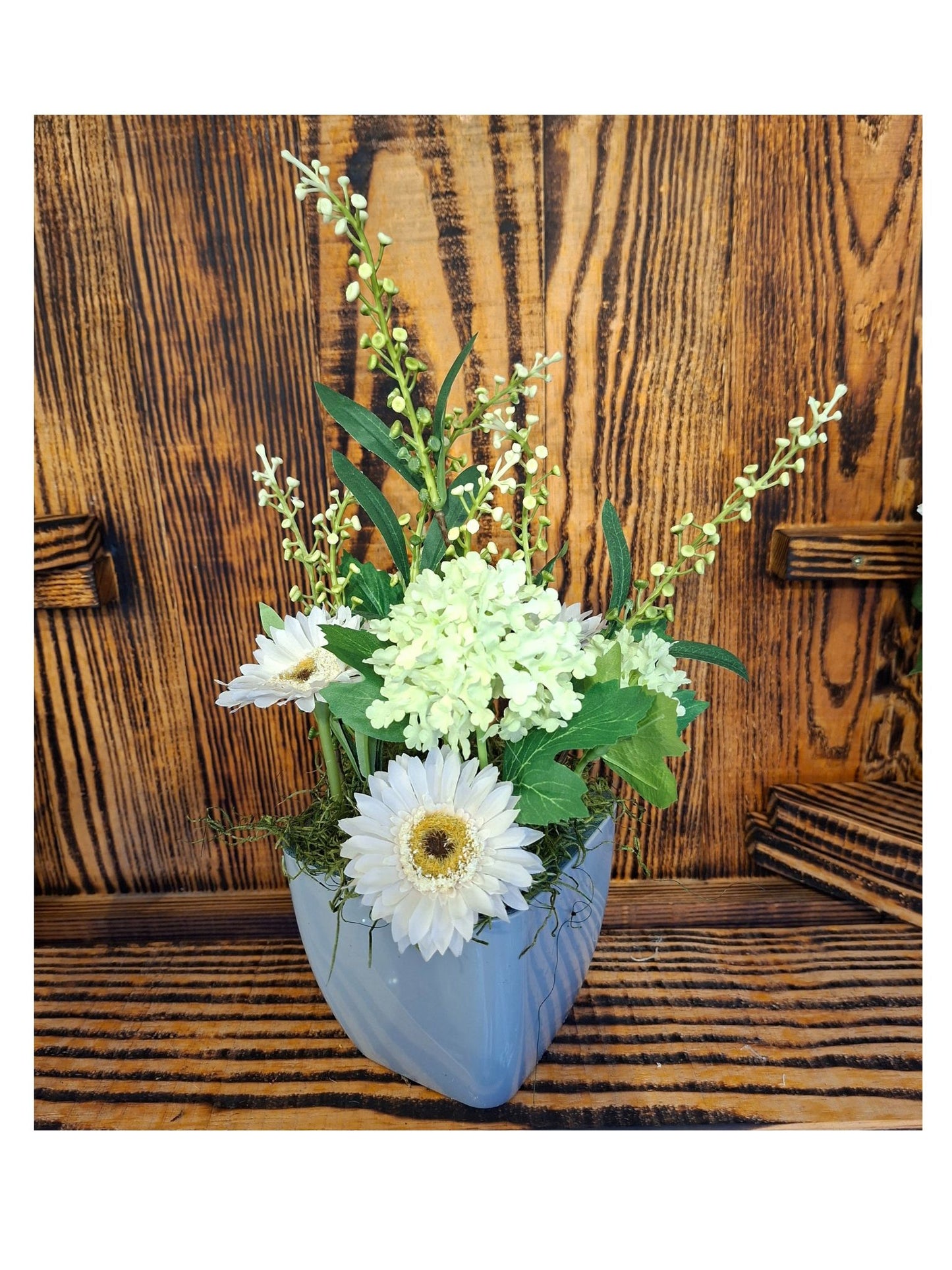 Composition florale artisanale - blanc et vert