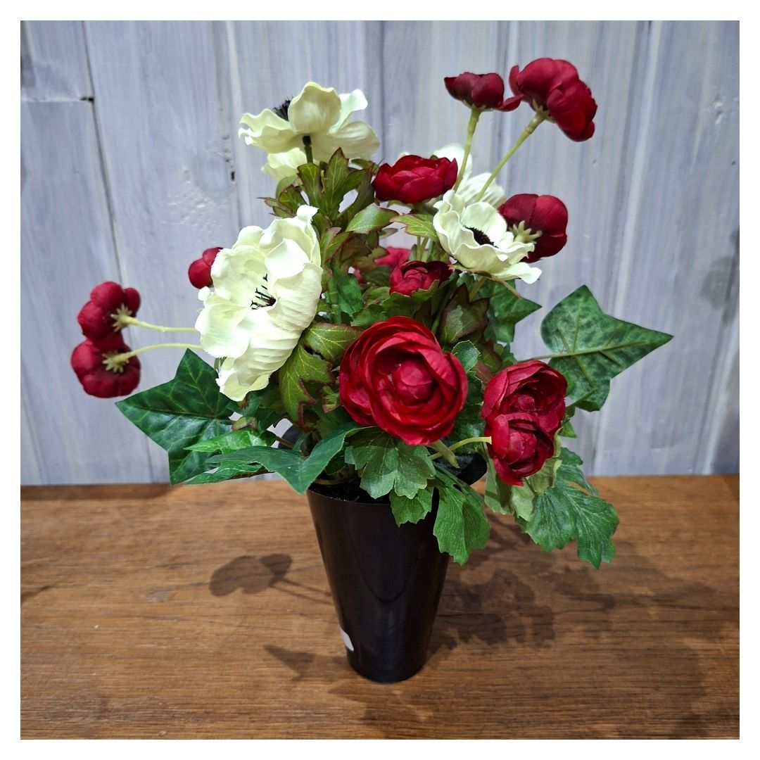 Montage unique Toussaint – Fleurs rouges et ivoire en pot lesté